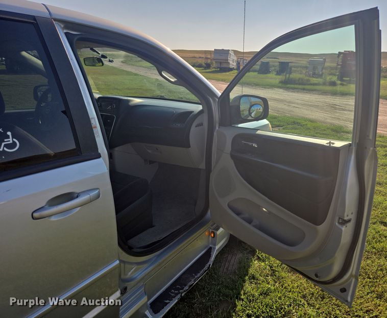image for item DY1121 2011 Dodge Grand Caravan handicap accessible van