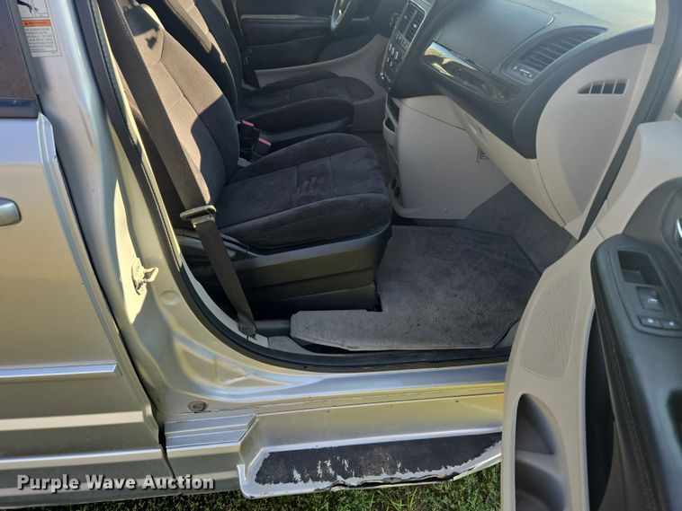 image for item DY1121 2011 Dodge Grand Caravan handicap accessible van