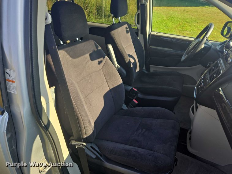 image for item DY1121 2011 Dodge Grand Caravan handicap accessible van