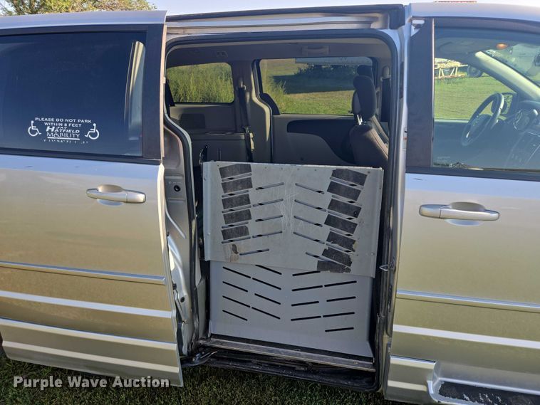 image for item DY1121 2011 Dodge Grand Caravan handicap accessible van
