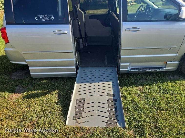 image for item DY1121 2011 Dodge Grand Caravan handicap accessible van
