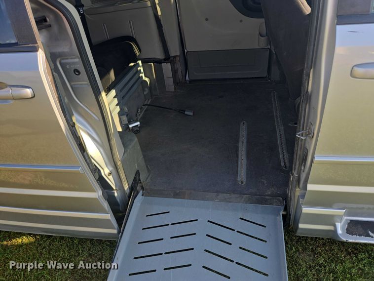 image for item DY1121 2011 Dodge Grand Caravan handicap accessible van