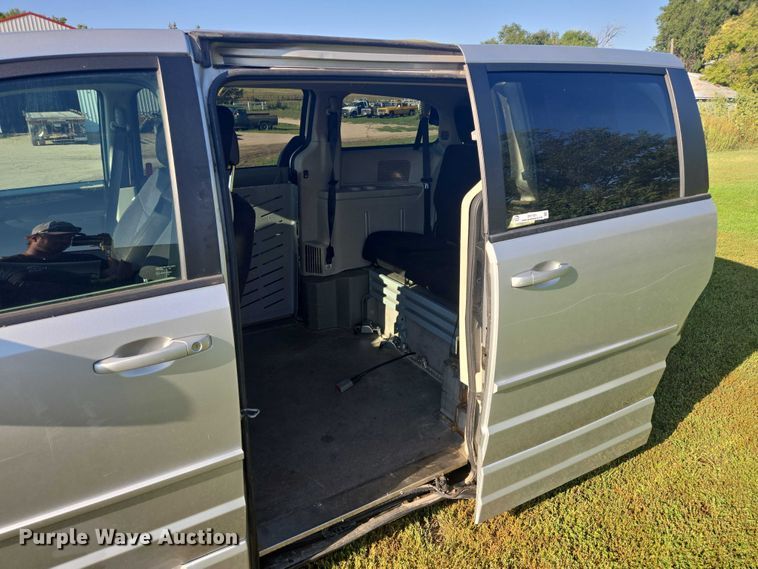 image for item DY1121 2011 Dodge Grand Caravan handicap accessible van