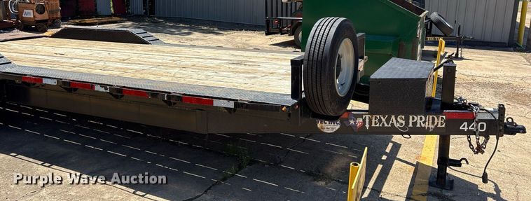 image for item DY2551 2021 Texas Pride EQ820220KGN equipment trailer