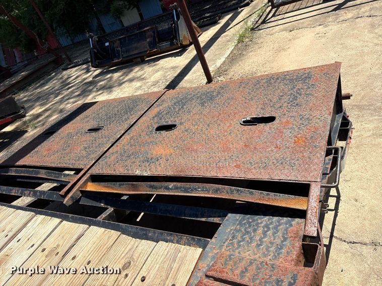 image for item DY2551 2021 Texas Pride EQ820220KGN equipment trailer