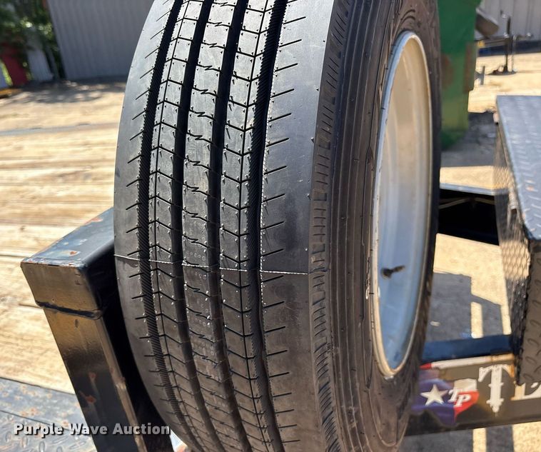 image for item DY2551 2021 Texas Pride EQ820220KGN equipment trailer