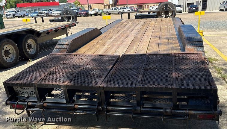 image for item DY2553 2021 Texas Pride EQ820220KGN equipment trailer