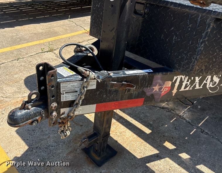 image for item DY2553 2021 Texas Pride EQ820220KGN equipment trailer