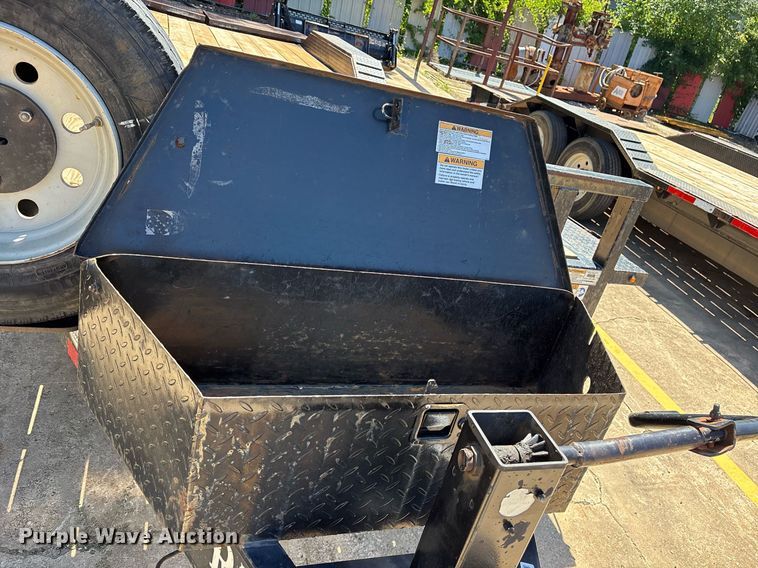 image for item DY2553 2021 Texas Pride EQ820220KGN equipment trailer