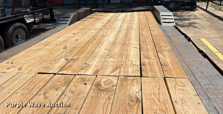 image for item DY2553 2021 Texas Pride EQ820220KGN equipment trailer