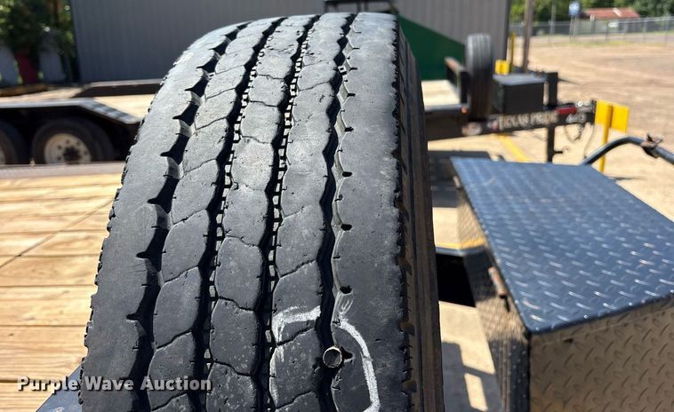 image for item DY2553 2021 Texas Pride EQ820220KGN equipment trailer