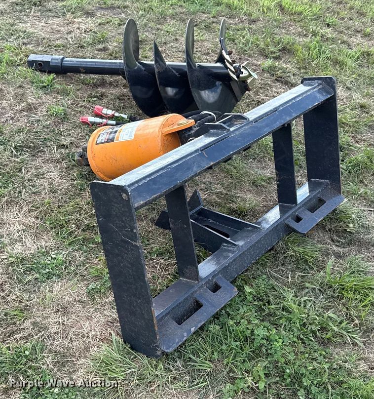 image for item DZ4226 2024 AGT ADB-13-1218R skid steer auger