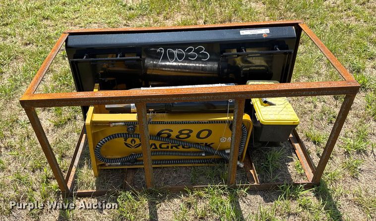 image for item DZ4238 2025 AGT SSHH680 skid steer breaker