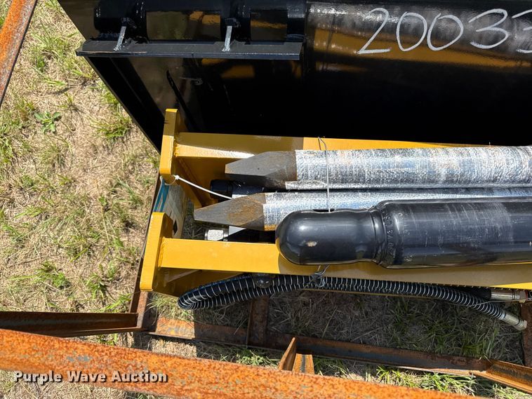 image for item DZ4238 2025 AGT SSHH680 skid steer breaker