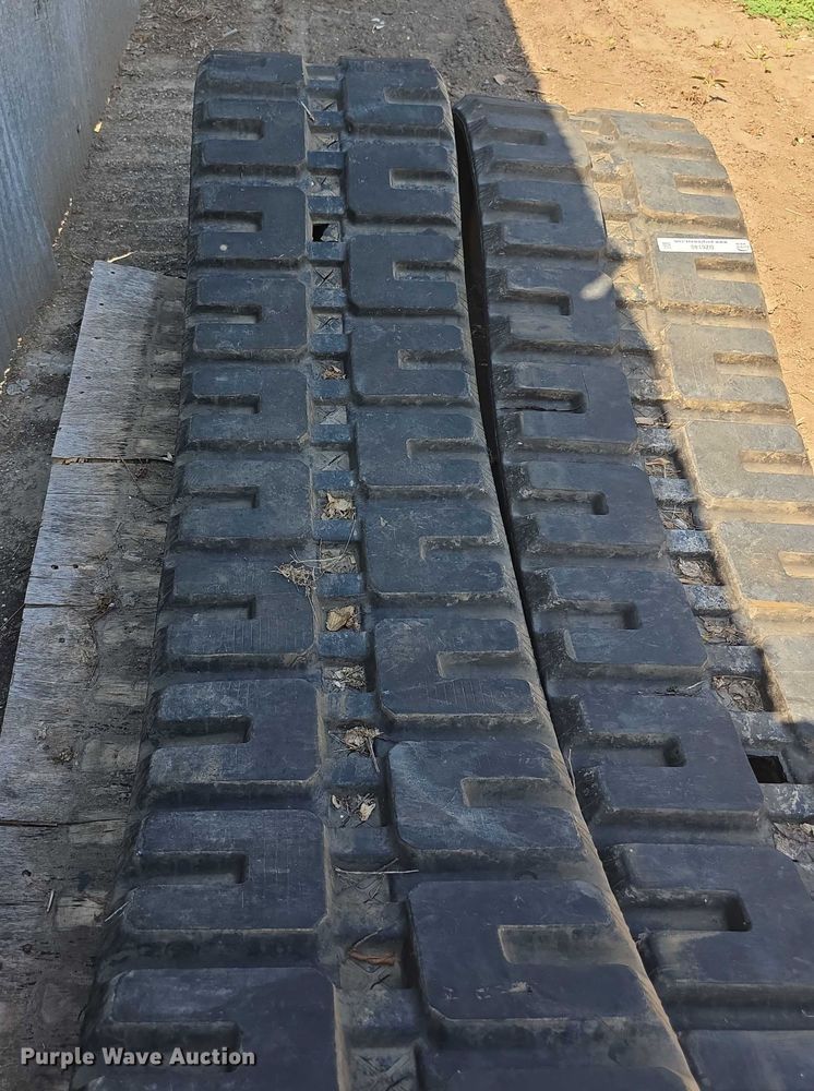 image for item DZ6140 Skid steer tracks
