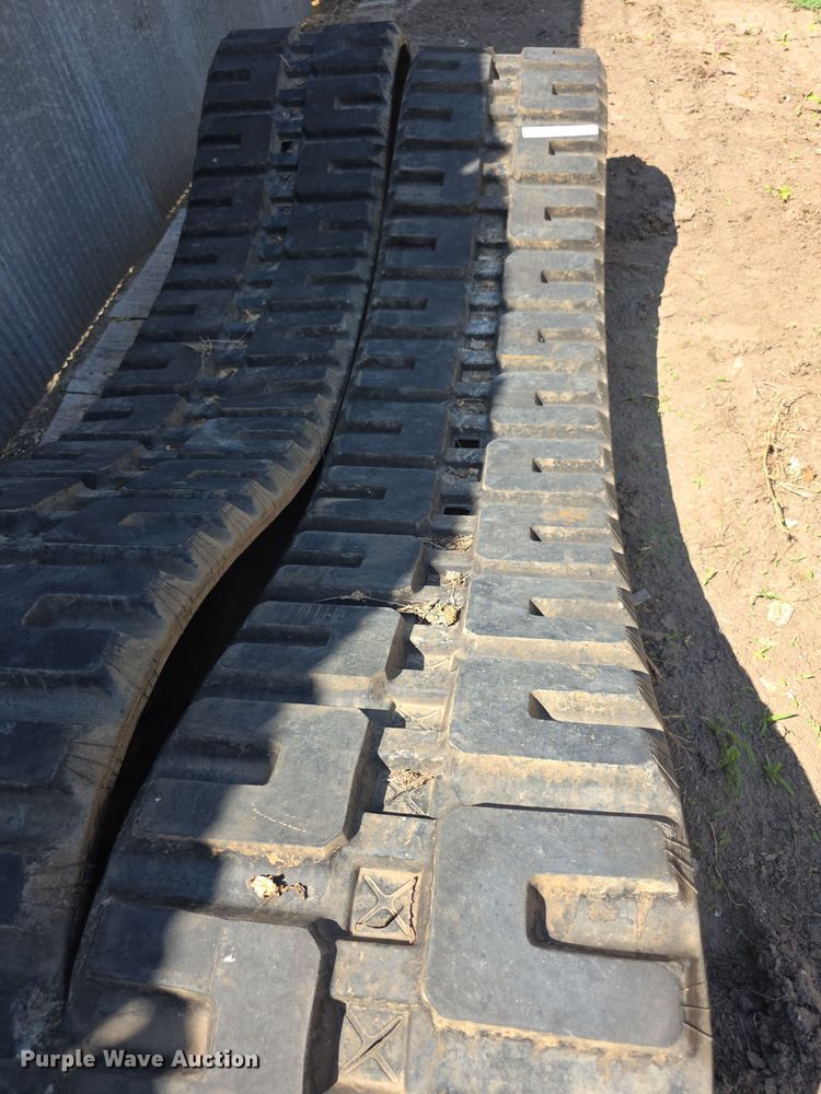 image for item DZ6140 Skid steer tracks