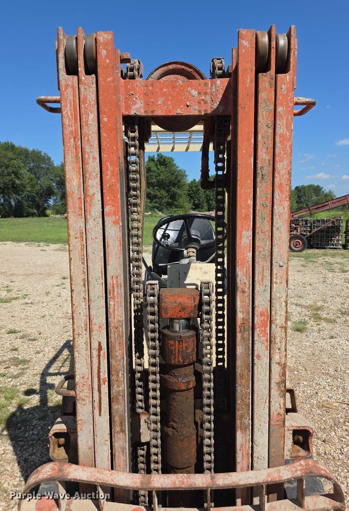 image for item DZ6141 Nissan forklift