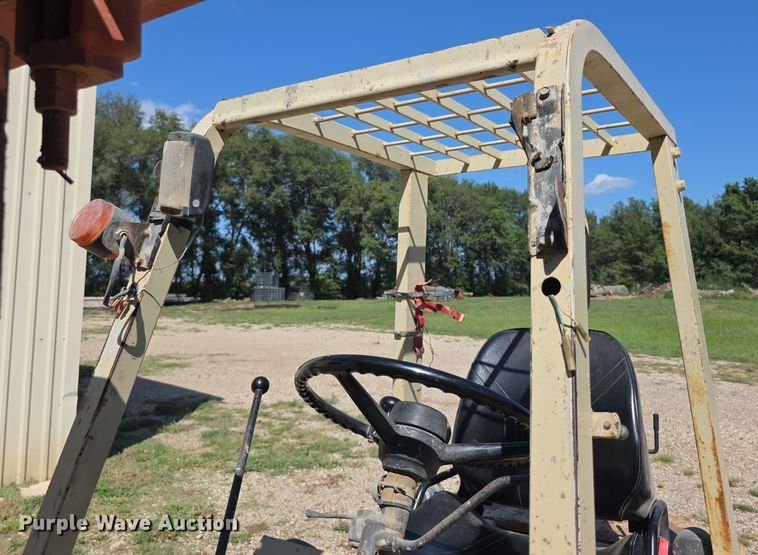 image for item DZ6141 Nissan forklift