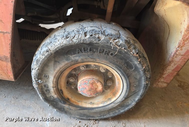 image for item DZ6141 Nissan forklift