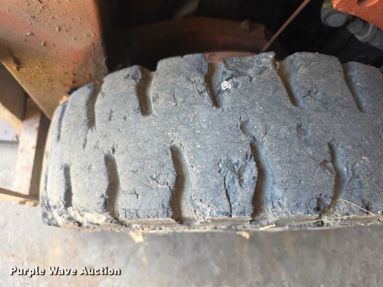 image for item DZ6141 Nissan forklift