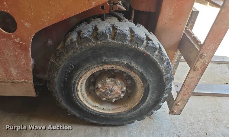 image for item DZ6141 Nissan forklift