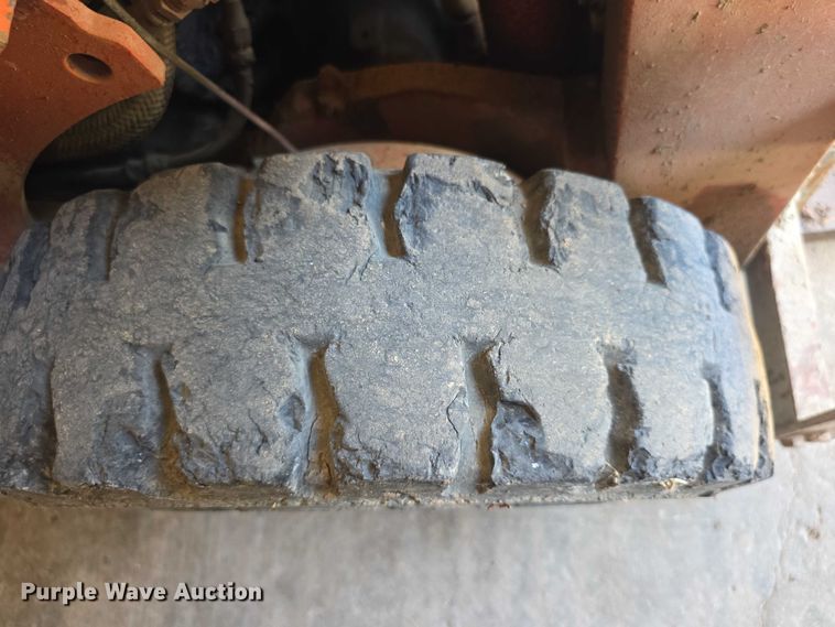 image for item DZ6141 Nissan forklift