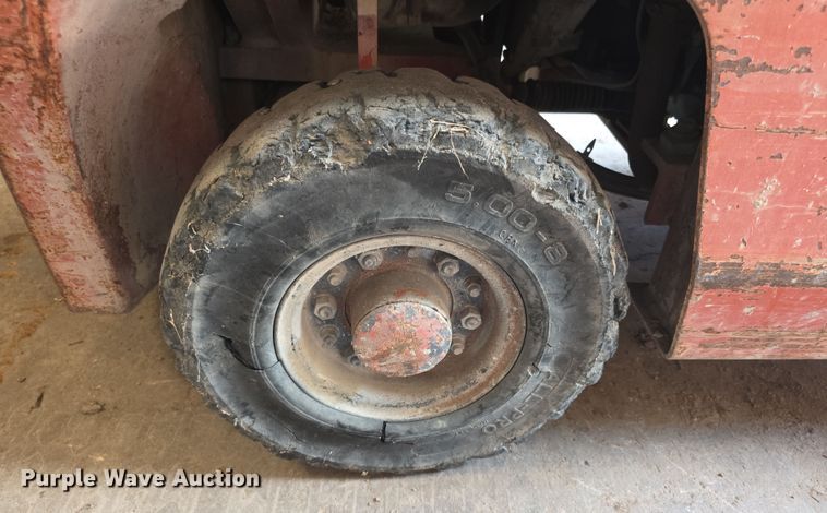 image for item DZ6141 Nissan forklift