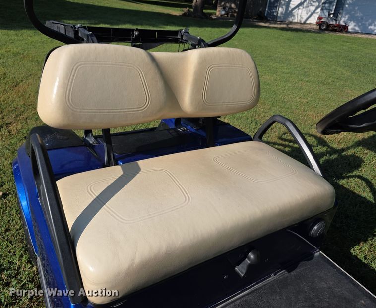 image for item DZ6144 2001 Club Car golf cart