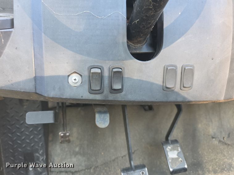 image for item DZ6149 2015 Bobcat 2200 utility vehicle