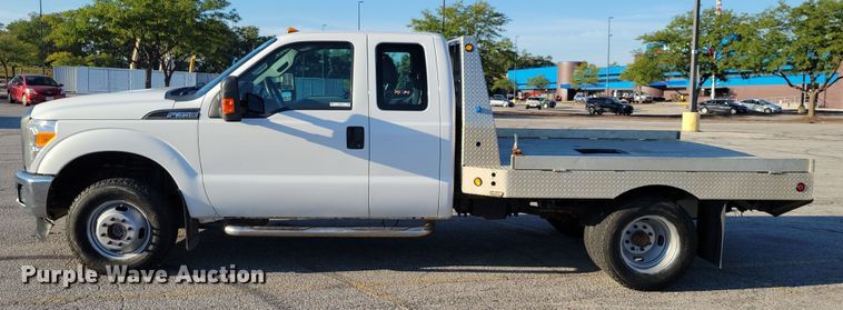 image for item DZ6482 2013 Ford F350 Super Duty SuperCab flatbed pickup truck