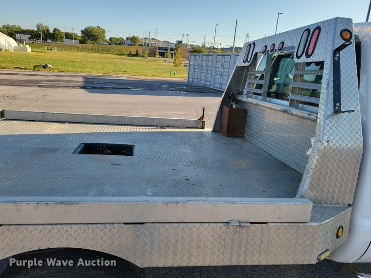 image for item DZ6482 2013 Ford F350 Super Duty SuperCab flatbed pickup truck