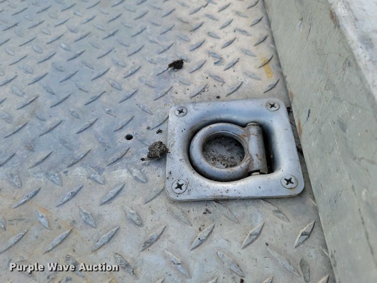 image for item DZ6482 2013 Ford F350 Super Duty SuperCab flatbed pickup truck