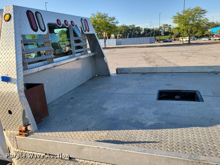 image for item DZ6482 2013 Ford F350 Super Duty SuperCab flatbed pickup truck