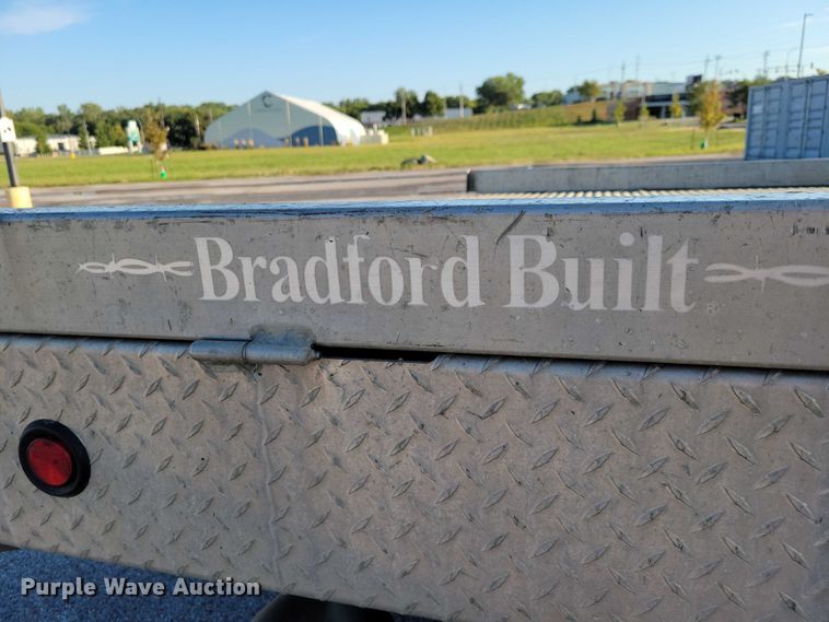 image for item DZ6482 2013 Ford F350 Super Duty SuperCab flatbed pickup truck