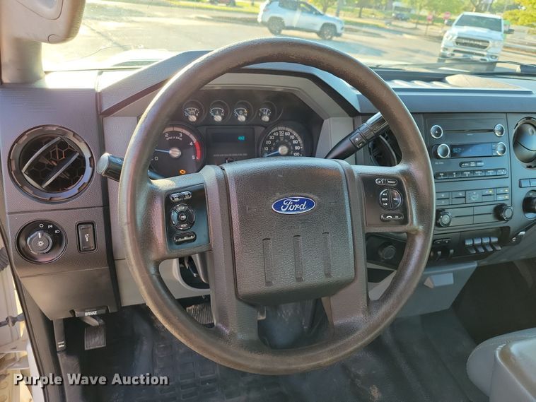 image for item DZ6482 2013 Ford F350 Super Duty SuperCab flatbed pickup truck