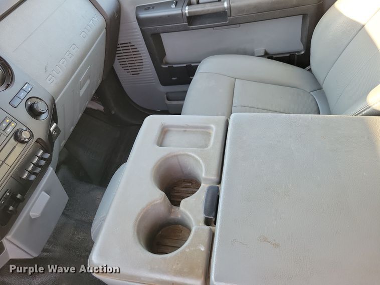 image for item DZ6482 2013 Ford F350 Super Duty SuperCab flatbed pickup truck