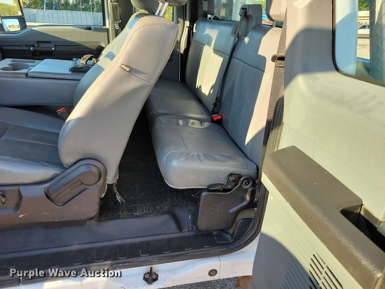 image for item DZ6482 2013 Ford F350 Super Duty SuperCab flatbed pickup truck