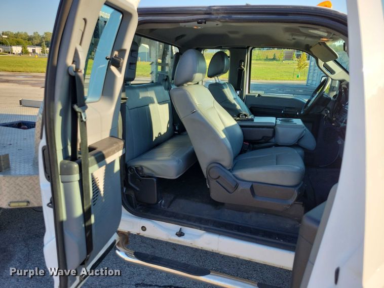 image for item DZ6482 2013 Ford F350 Super Duty SuperCab flatbed pickup truck