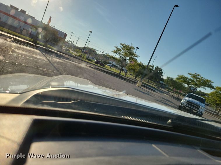 image for item DZ6482 2013 Ford F350 Super Duty SuperCab flatbed pickup truck