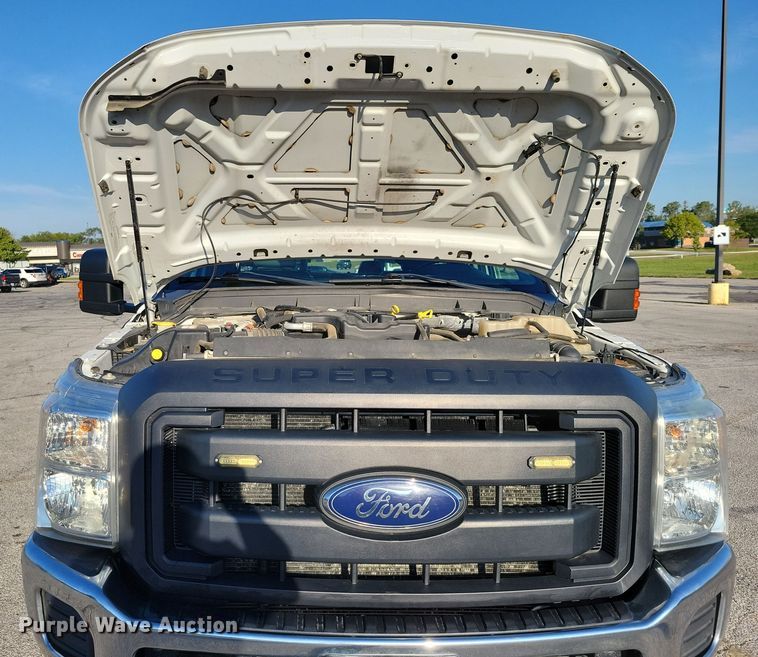 image for item DZ6482 2013 Ford F350 Super Duty SuperCab flatbed pickup truck