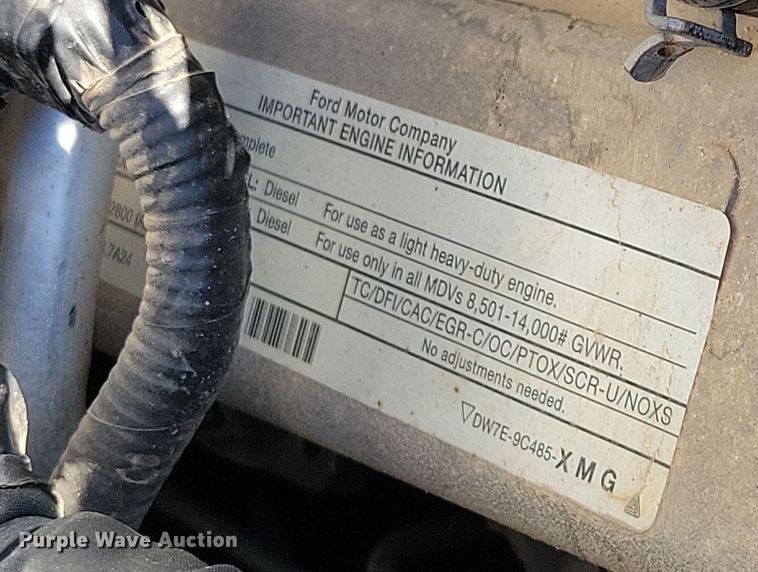 image for item DZ6482 2013 Ford F350 Super Duty SuperCab flatbed pickup truck