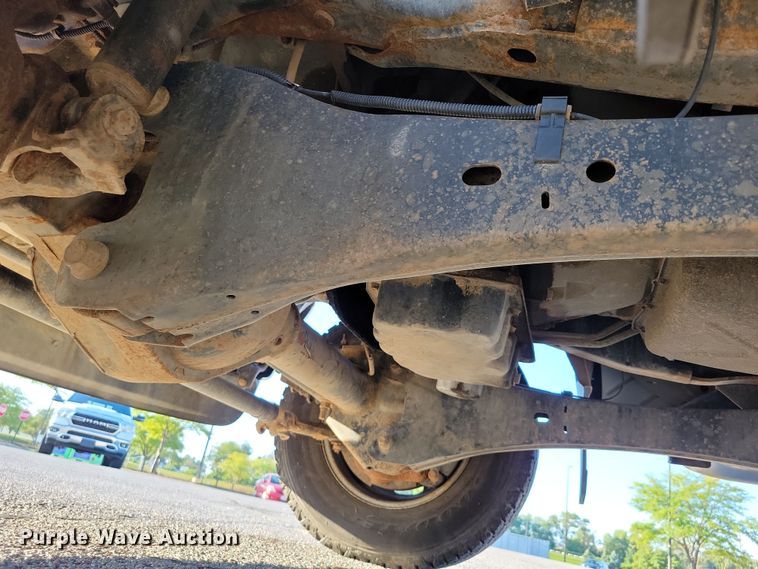 image for item DZ6482 2013 Ford F350 Super Duty SuperCab flatbed pickup truck