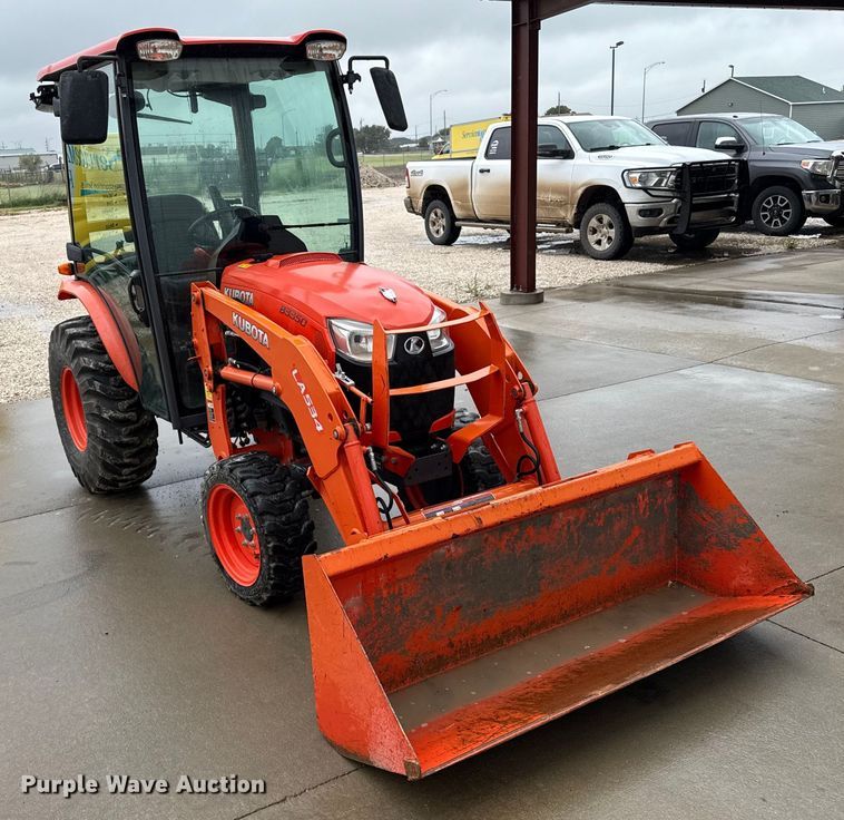 image for item DZ8951 2013 Kubota B3350 MFWD tractor