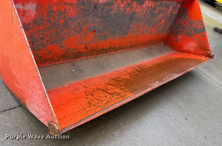 image for item DZ8951 2013 Kubota B3350 MFWD tractor