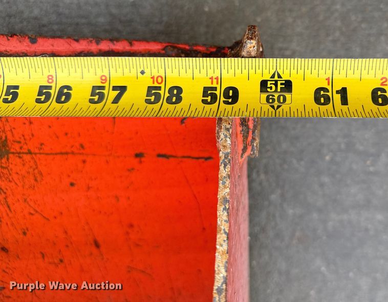 image for item DZ8951 2013 Kubota B3350 MFWD tractor