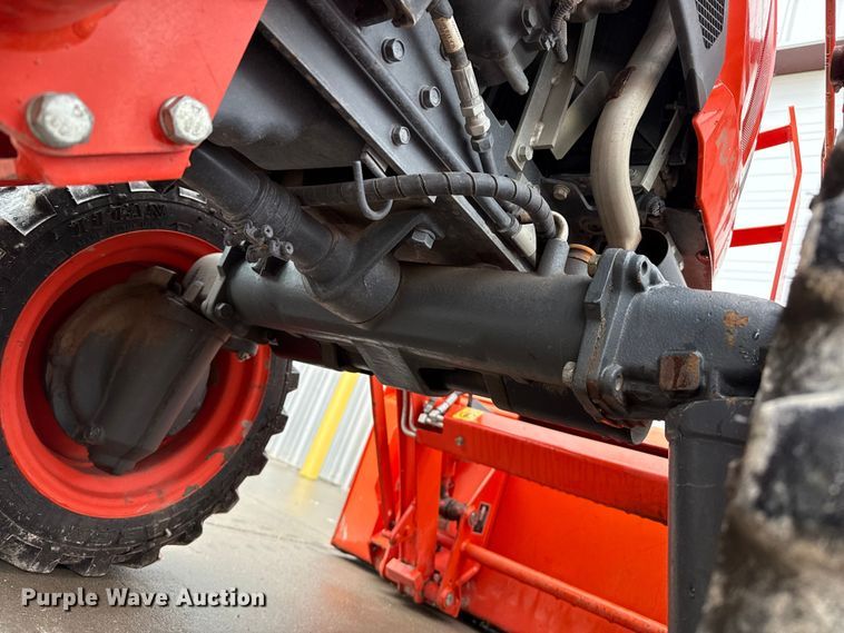 image for item DZ8951 2013 Kubota B3350 MFWD tractor