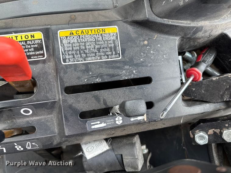 image for item DZ8951 2013 Kubota B3350 MFWD tractor