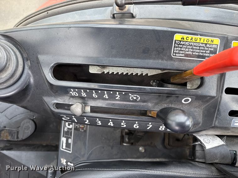 image for item DZ8951 2013 Kubota B3350 MFWD tractor