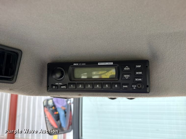 image for item DZ8951 2013 Kubota B3350 MFWD tractor