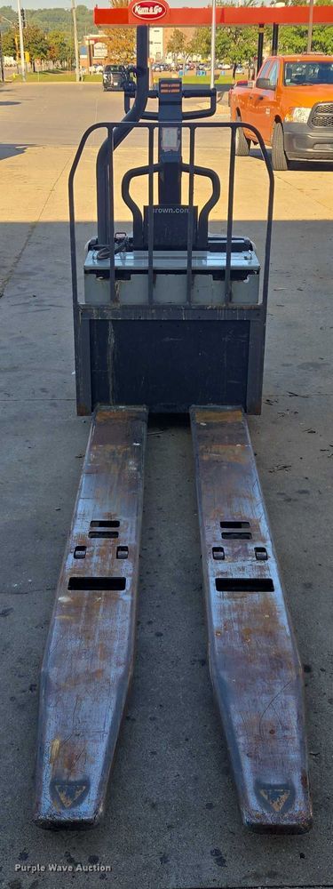 image for item EB1018 Crown PE4500-60 pallet jack